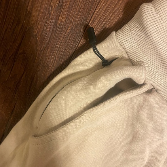 Youngla beige sweatpants size S - Picture 2 of 6